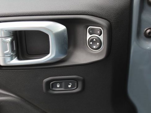 Used 2024 Jeep Wrangler Sport S image 36