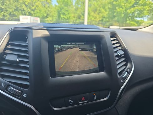 Used 2021 Jeep Cherokee Latitude Lux FWD image 22