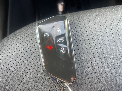 Used 2025 Volkswagen Atlas Cross Sport SE image 22