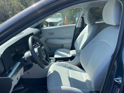 Used 2025 Hyundai Kona SEL image 27