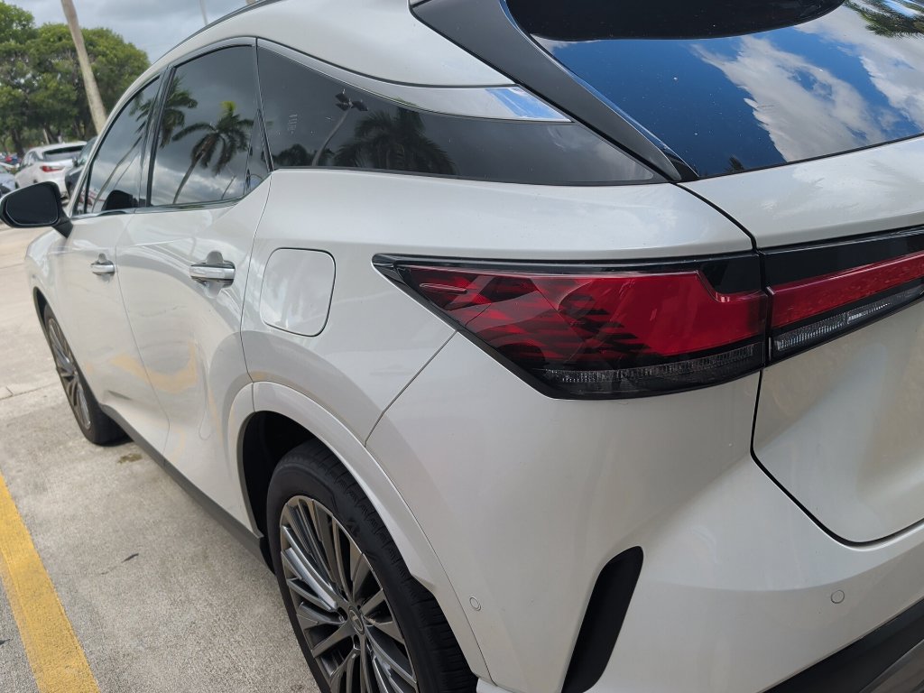 Used 2026 Lexus RX 450h AWD w/ Convenience Package image 4