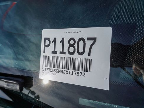 Used 2018 Toyota Tacoma SR5 w/ SR5 Appearance Package (SM) image 26