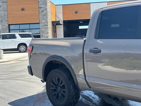 Used 2021 Nissan Titan PRO-4X w/ Pro-4x Convenience Package AWD/4WD image 3