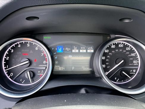 Certified 2018 Toyota Camry XLE FWD image 24