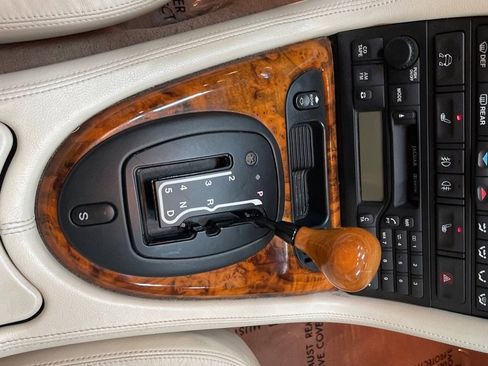 Used 2003 Jaguar XK8 Convertible image 32