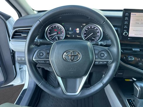 Used 2022 Toyota Camry XLE FWD image 27