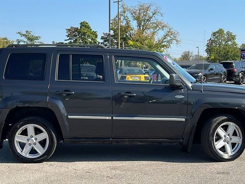 Used 2010 Jeep Patriot Sport image 4