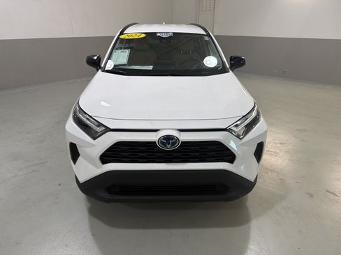 Used 2024 Toyota RAV4 LE AWD/4WD image 3