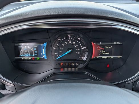 Used 2019 Ford Fusion SE image 12