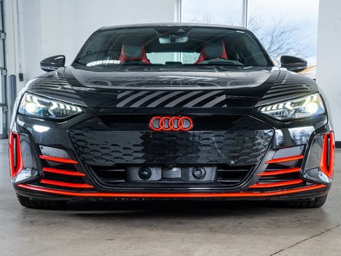 Used 2023 Audi RS e-tron GT image 3