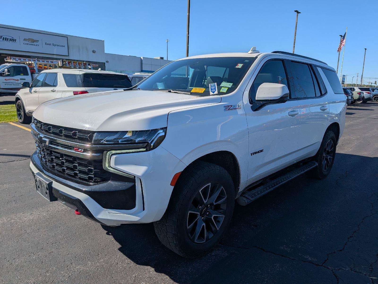 Used 2022 Chevrolet Tahoe Z71 w/ Luxury Package AWD/4WD image 4