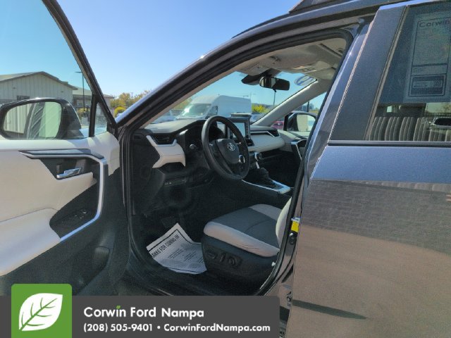 Used 2019 Toyota RAV4 XLE w/ Convenience Package AWD/4WD image 9