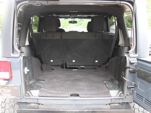 Used 2018 Jeep Wrangler Unlimited Sport S AWD/4WD image 18