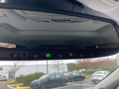 Used 2025 Toyota Sienna XLE w/ XLE Plus Package image 47