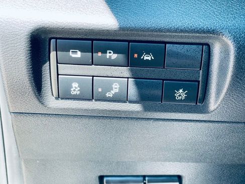 Used 2021 Nissan Kicks S FWD image 14