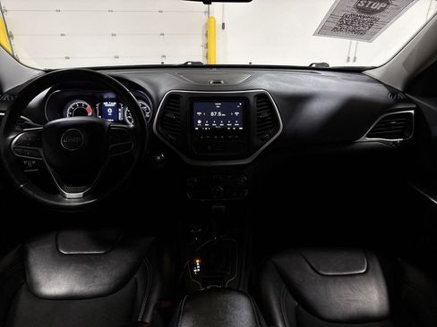 Used 2019 Jeep Cherokee Latitude Plus image 10
