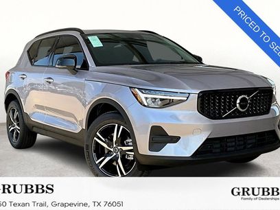 New 2026 Volvo XC40 B4 Core w/ Climate Package
