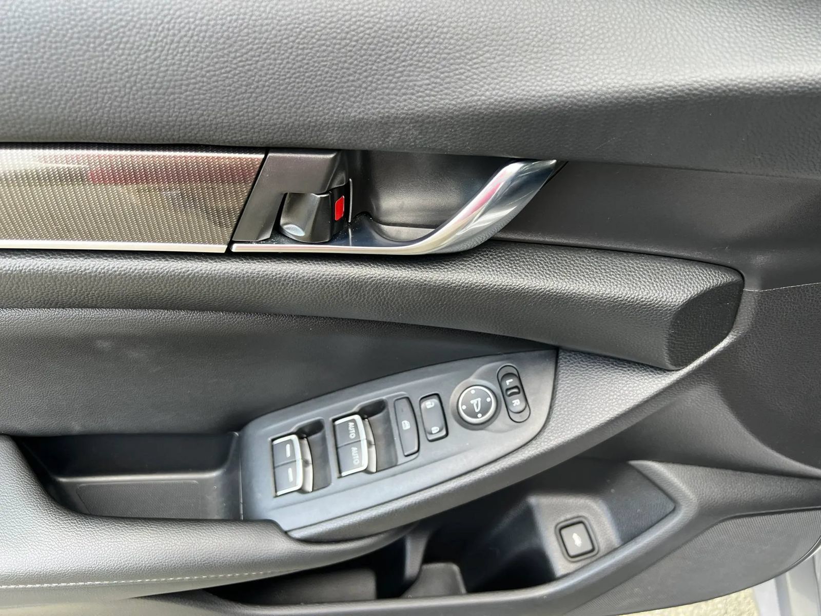 Used 2022 Honda Accord Sport image 13