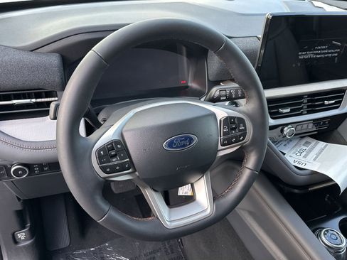 New 2025 Ford Explorer Active w/ Active Comfort Package image 17