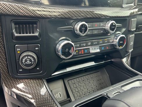 New 2025 Ford F150 Lariat w/ Equipment Group 502A High image 40