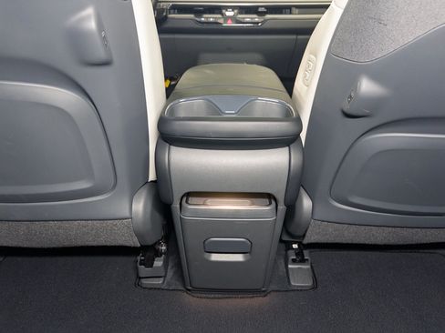 Used 2024 Kia EV9 GT-Line AWD/4WD image 21