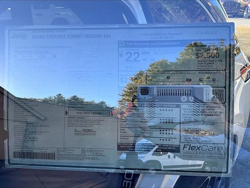 New 2025 Jeep Grand Cherokee Summit image 13