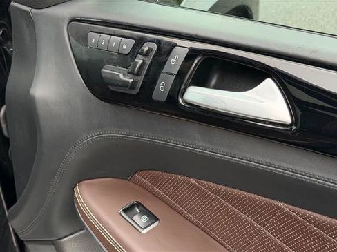Used 2016 Mercedes-Benz GL 550 4MATIC image 35