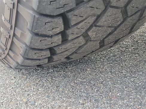 Used 2015 Chevrolet Colorado Z71 image 32