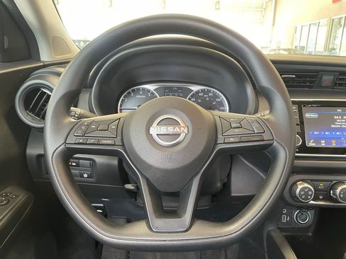Certified 2025 Nissan Kicks Play S image 13