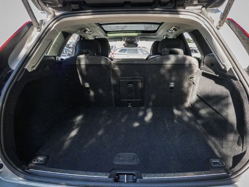 Used 2025 Volvo XC60 B5 Plus image 28