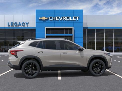 New 2026 Chevrolet Trax ACTIV w/ Sunroof Package FWD image 5