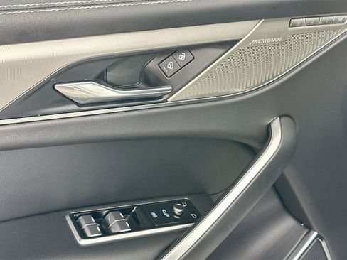 Used 2025 Jaguar F-PACE R-Dynamic S image 20