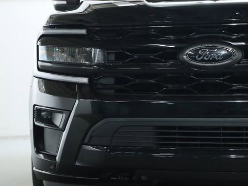 Used 2022 Ford Expedition Limited image 7