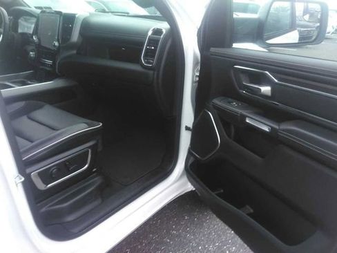 Used 2025 RAM 1500 Laramie AWD/4WD image 11