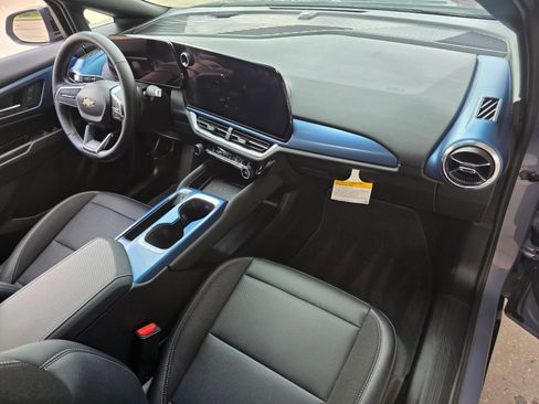Used 2025 Chevrolet Equinox EV LT w/ LPO, Blackout Package FWD image 29