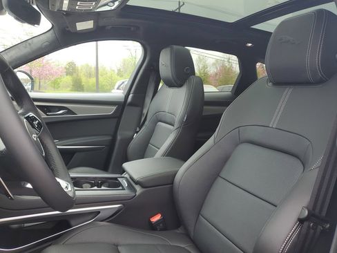 New 2026 Jaguar F-PACE R-Dynamic S image 11