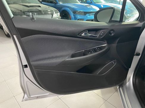 Used 2018 Chevrolet Cruze LT image 13