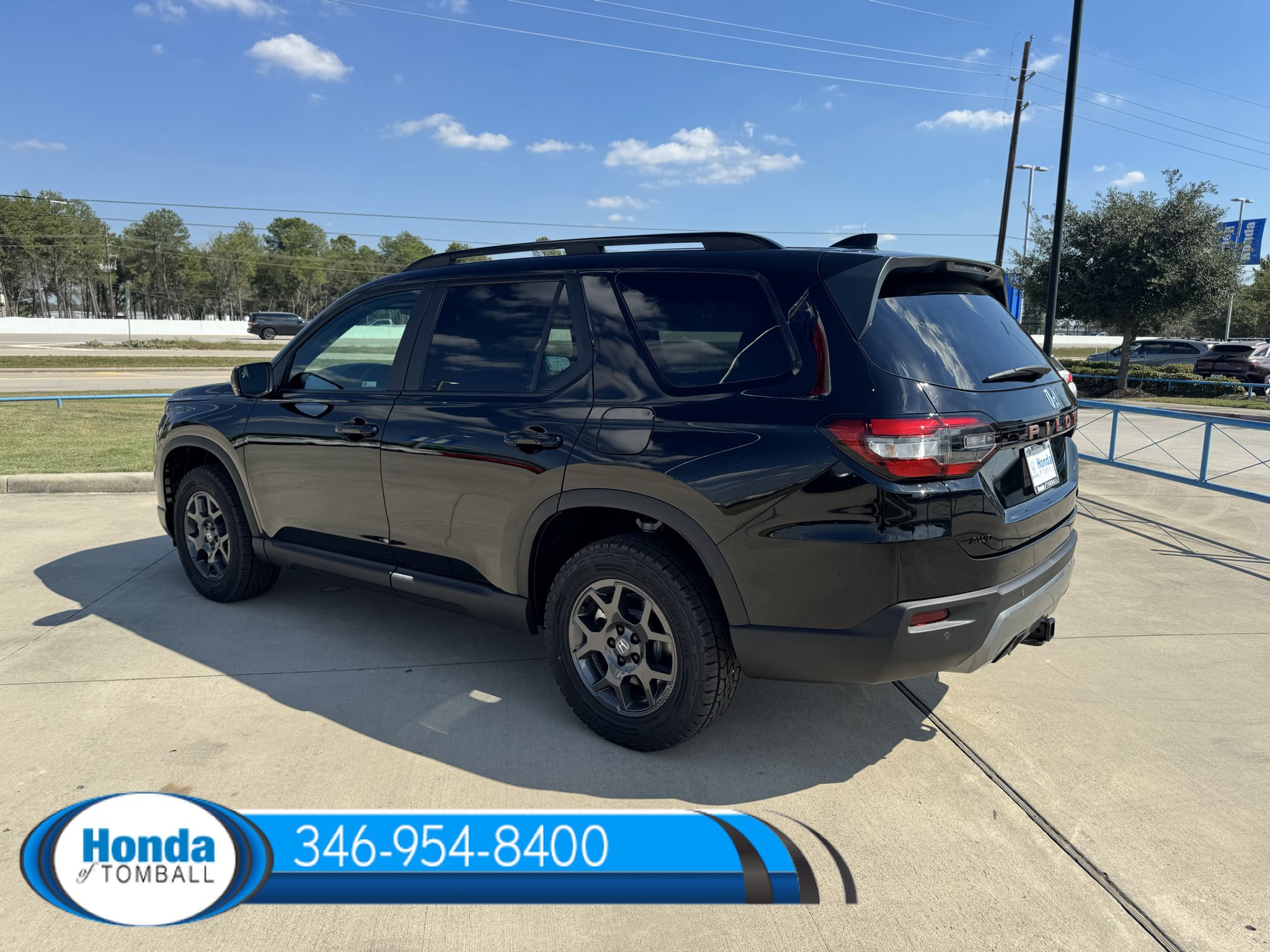 New 2026 Honda Pilot TrailSport image 4