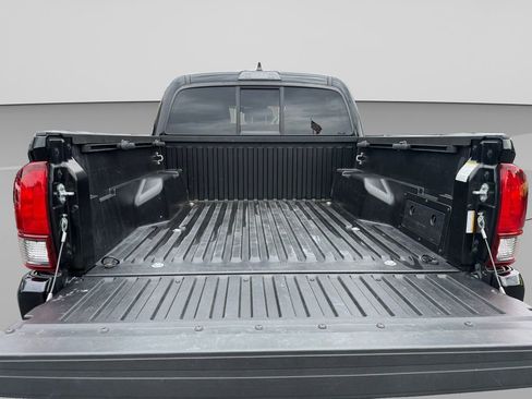 Used 2022 Toyota Tacoma SR AWD/4WD image 19