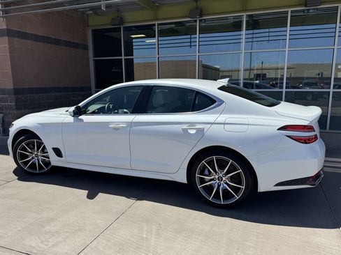 Used 2024 Genesis G70 2.5T image 5