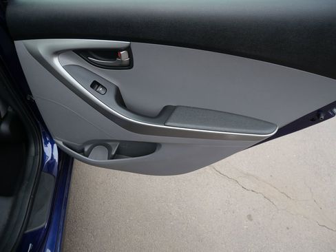 Used 2013 Hyundai Elantra GLS image 23