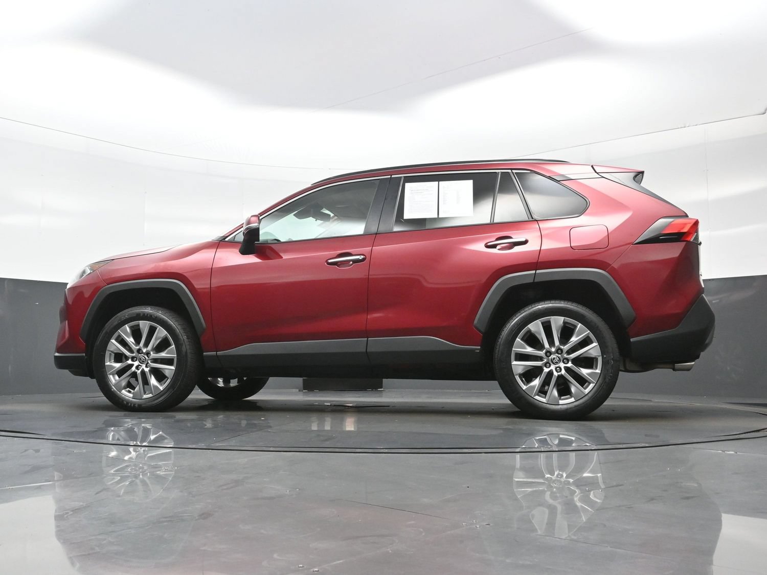 Used 2021 Toyota RAV4 Limited AWD/4WD image 30