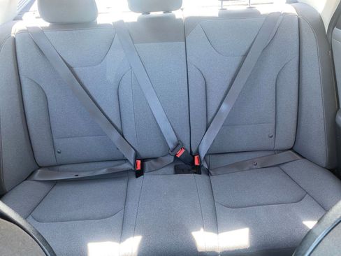 Used 2025 Kia K4 LXS image 39