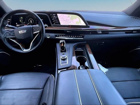 Used 2022 Cadillac Escalade Premium Luxury AWD/4WD image 18