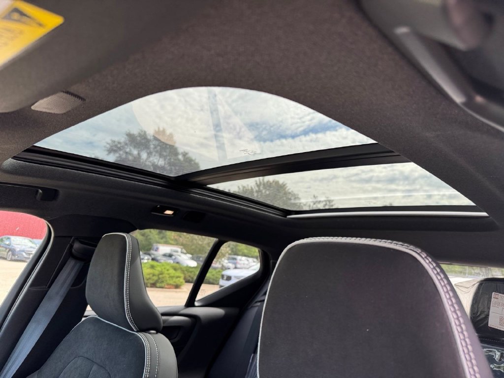 New 2026 Volvo XC40 B5 Ultra w/ Protection Package Premier AWD/4WD image 7