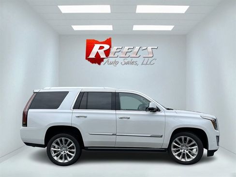 Used 2020 Cadillac Escalade Premium Luxury AWD/4WD image 6