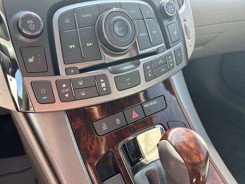Used 2013 Buick LaCrosse Leather FWD image 27