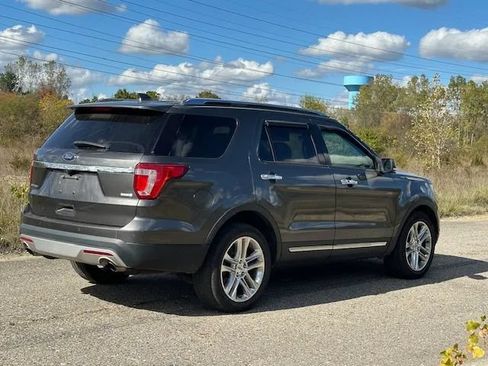 Used 2016 Ford Explorer Limited w/ Equipment Group 301A AWD/4WD image 7
