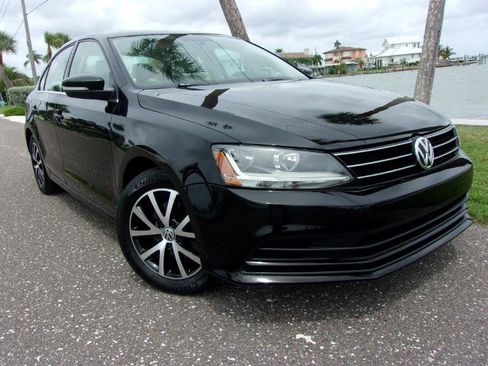 Used 2017 Volkswagen Jetta SE FWD image 8