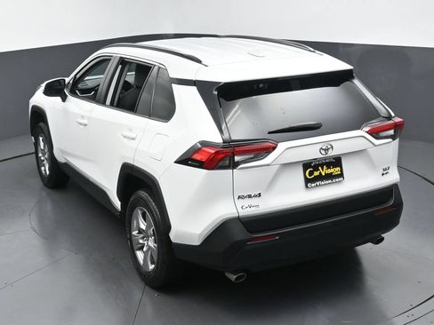 Used 2025 Toyota RAV4 XLE AWD/4WD image 38